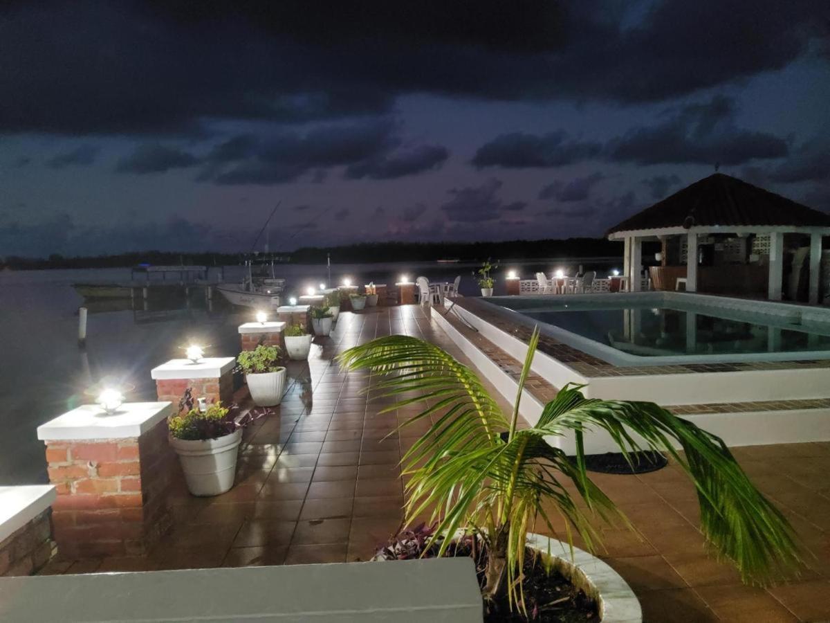 Fisherman'S Inn Hotel Florence Hall Εξωτερικό φωτογραφία