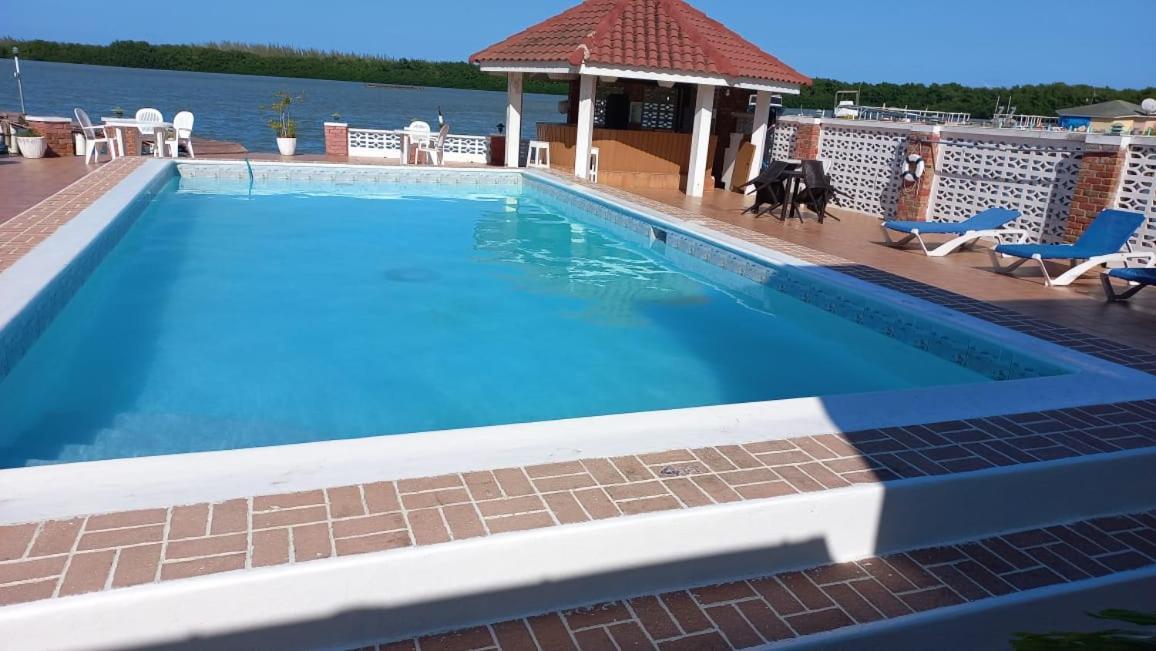 Fisherman'S Inn Hotel Florence Hall Εξωτερικό φωτογραφία