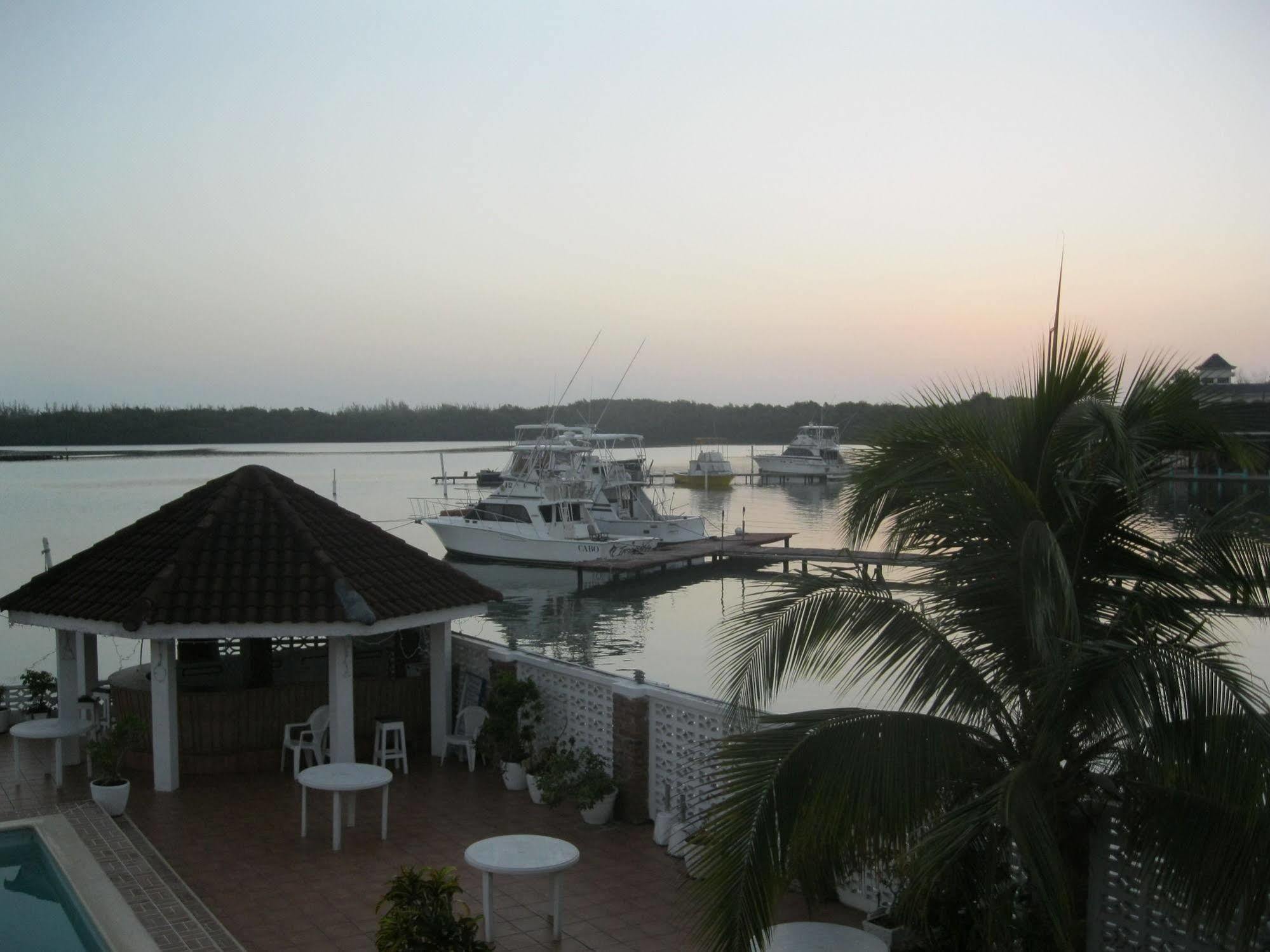 Fisherman'S Inn Hotel Florence Hall Εξωτερικό φωτογραφία